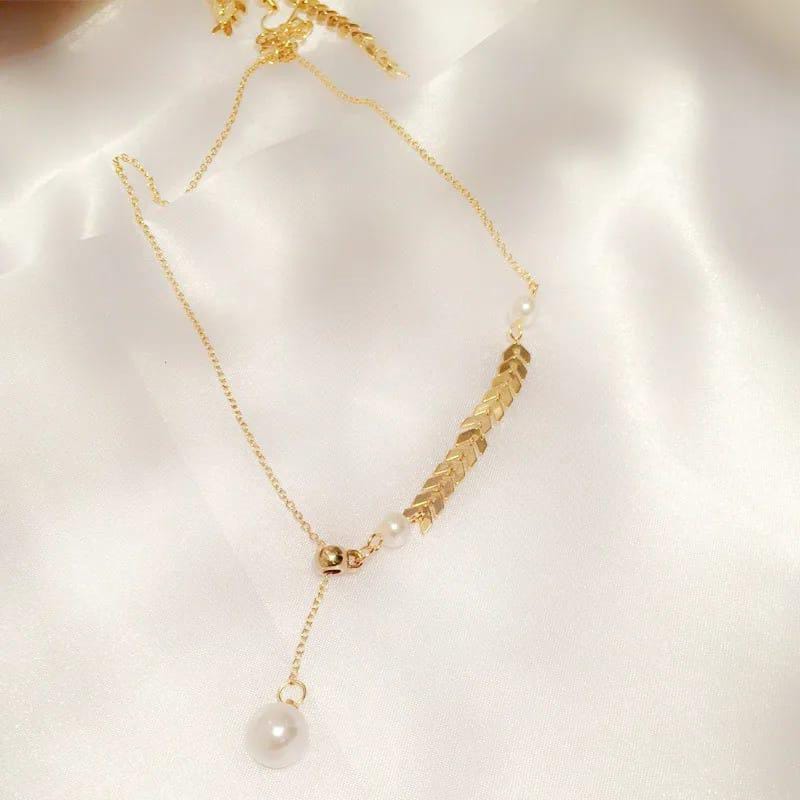 Elegant Faux Pearl Decor Necklace - Flat 47 % OFF